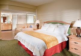 Marriott_Sunset_Pointe_at_Shelter_Cove_Mstr_Bedroom