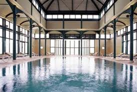 Marriotts_Village_dIle-de-France_Indoor_Pool