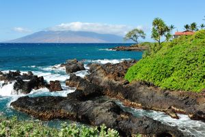 Beautiful-Maui-Beach-Scene